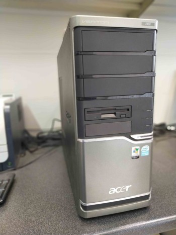 Acer Intel Core 2  3GHZ - HD 160 GB - Windows 7 Pro 32 Bit